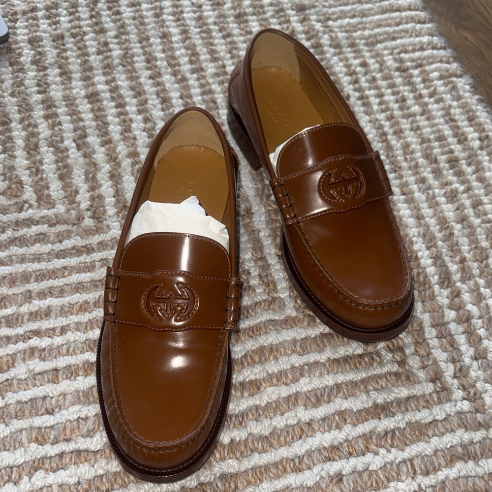 NWT Gucci Tan Leather Slip-On Loafers